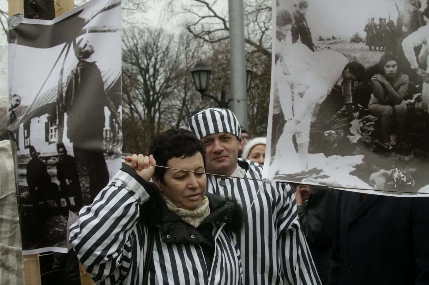 3233298-manifestacja-weteranow-waffen.jpg