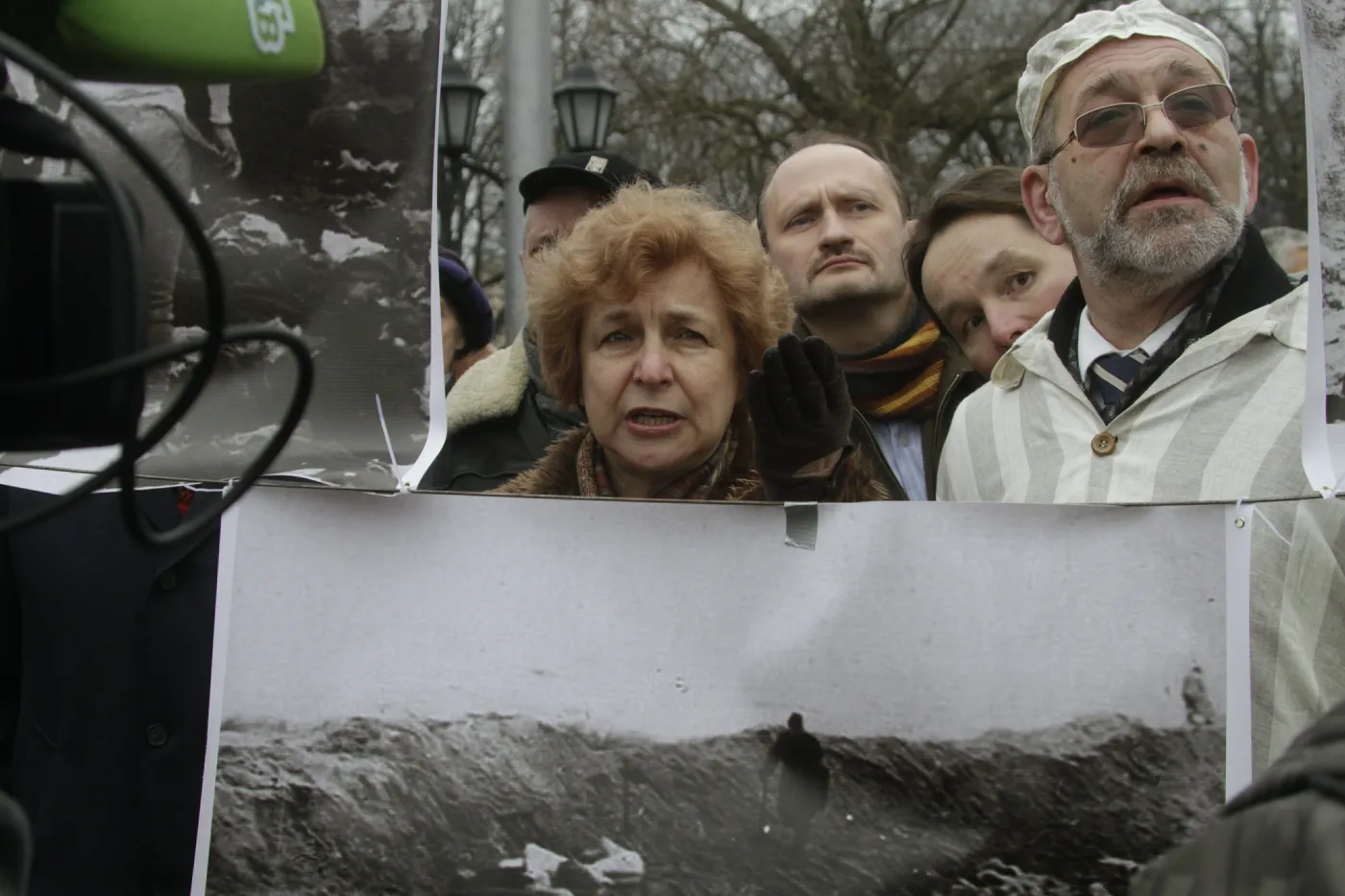 3233356-manifestacja-weteranow-waffen.jpg