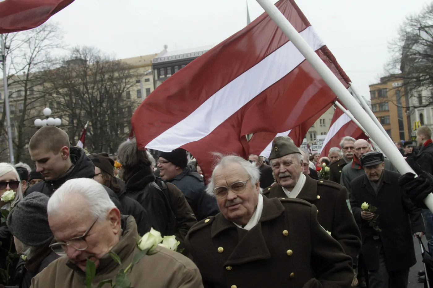 3233385-manifestacja-weteranow-waffen.jpg