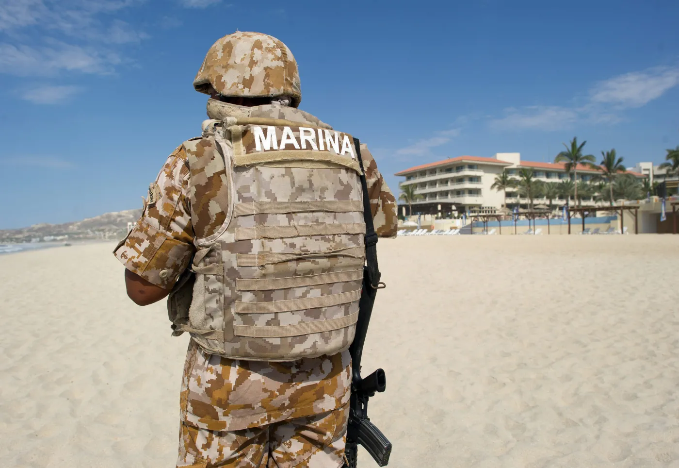 3662511-zolnierz-marines-na-plaza-w.jpg