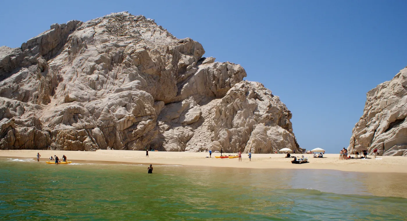 3662281-plaza-w-las-cabos-w-meksyku.jpg