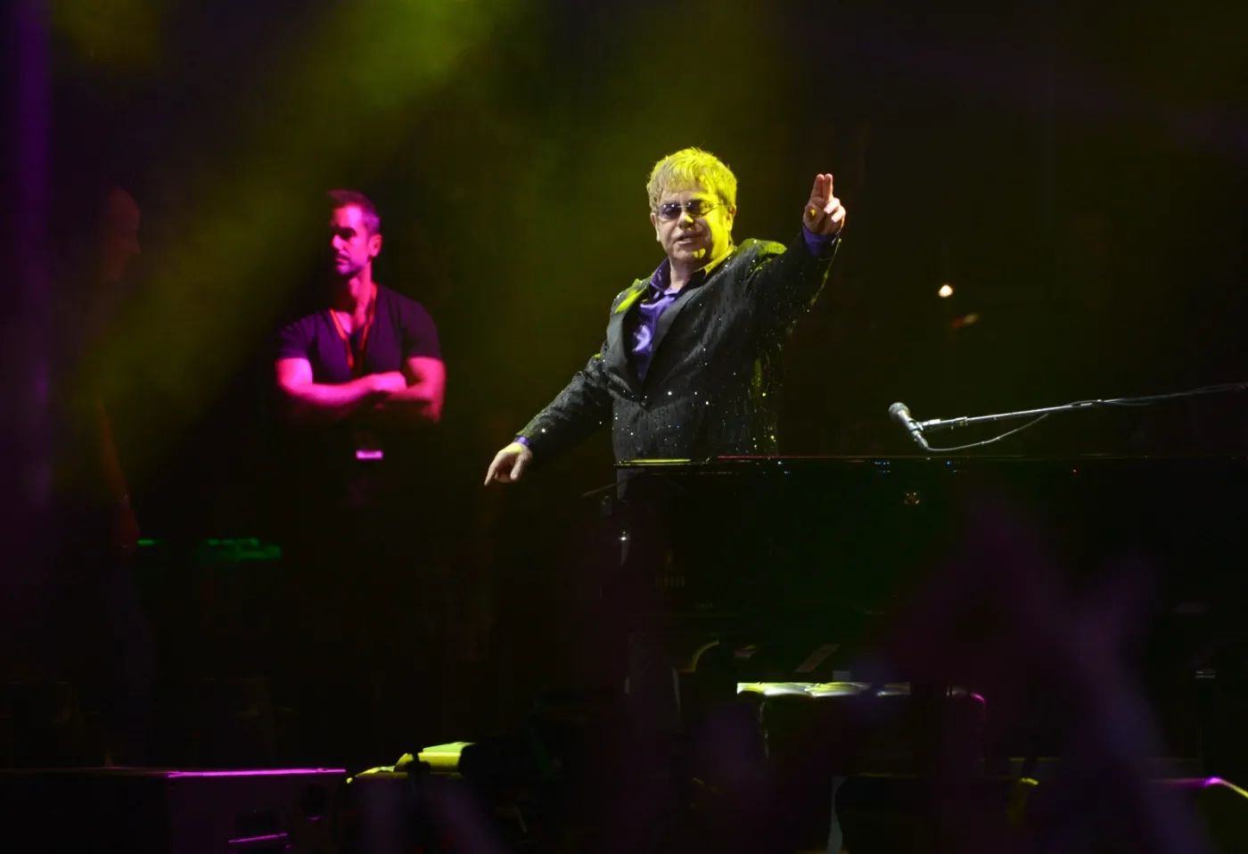 3722706-elton-john-na-final-euro-2012.jpg