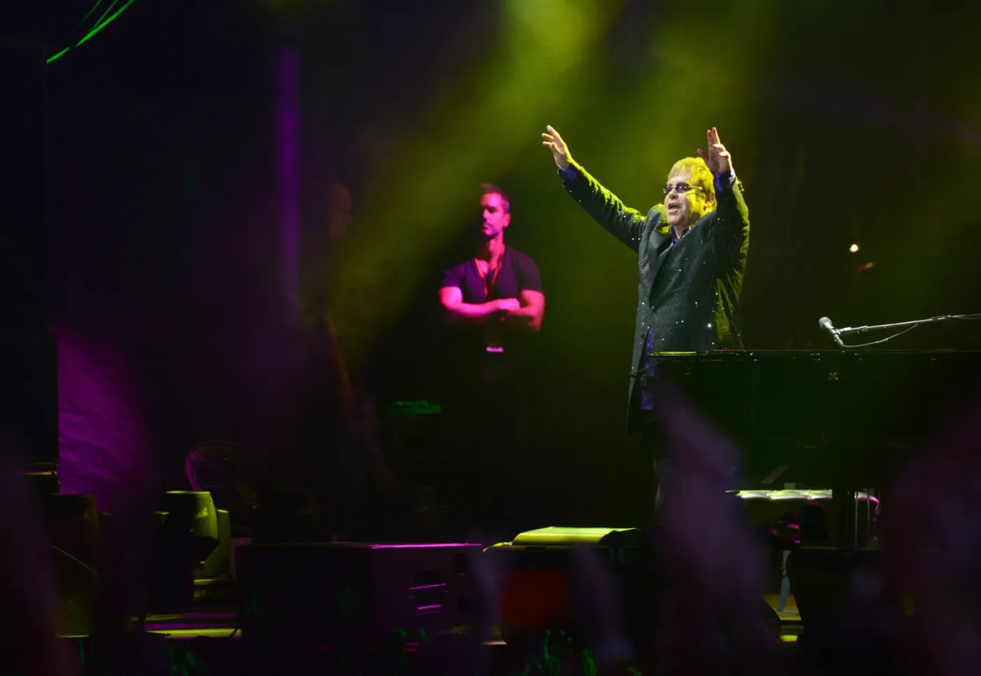 3722735-elton-john-na-final-euro-2012.jpg