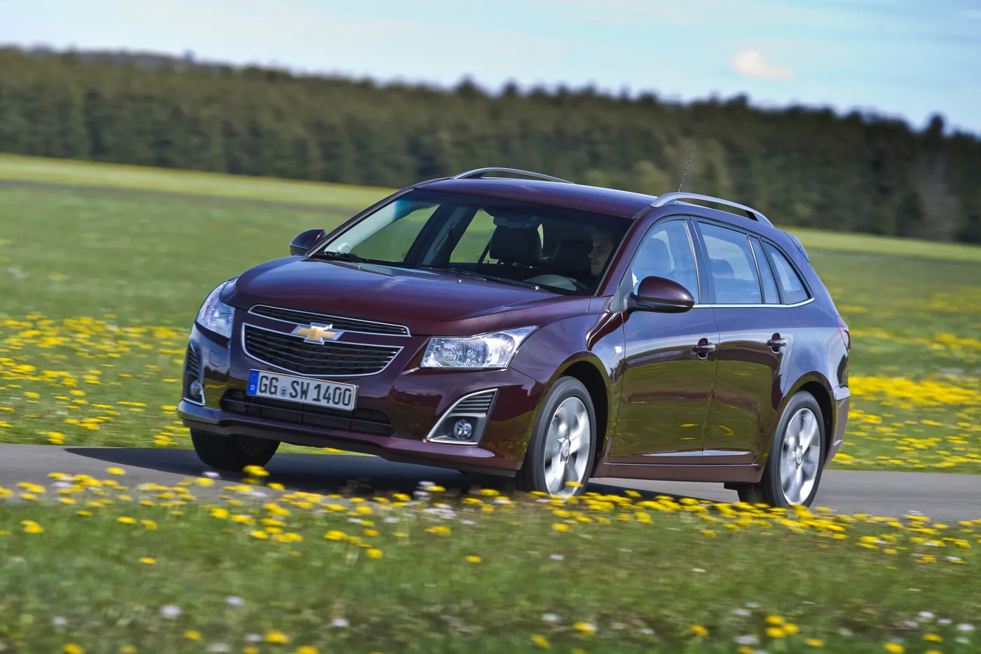 3807113-chevroletcruzesw-dynamic-13-m.jpg
