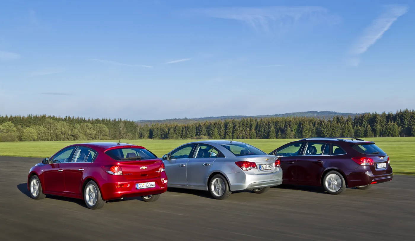 3807229-chevroletcruzesw-dynamic-18-m.jpg