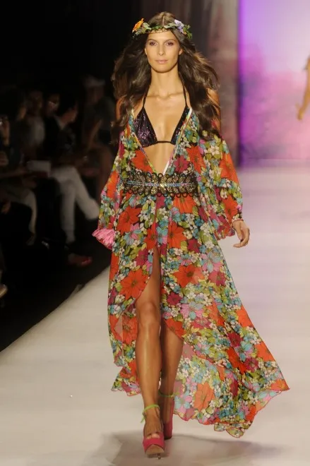 3824135-colombiamoda-2012-pokaz-mody.jpg