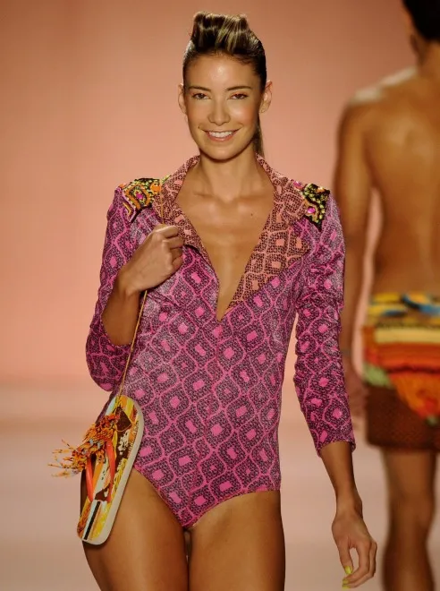 3824231-colombiamoda-2012-pokaz-mody.jpg
