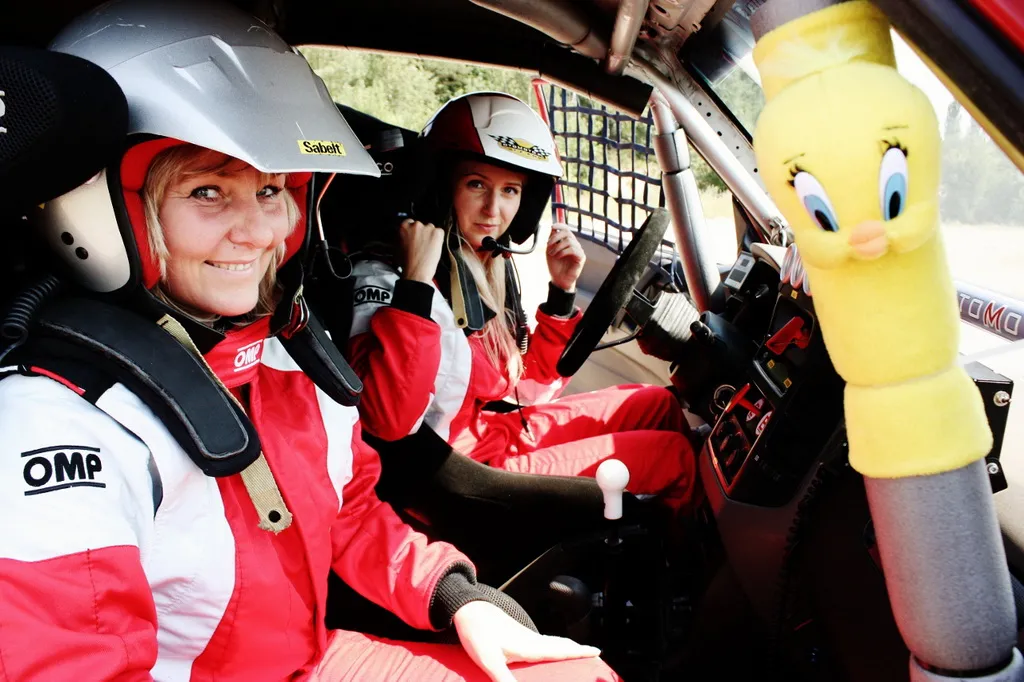 3837979-podkalicka-madej-rally-team04.jpg