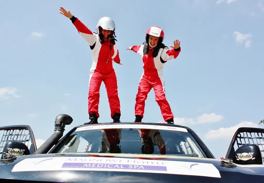 3838064-podkalicka-madej-rally-team05.jpg