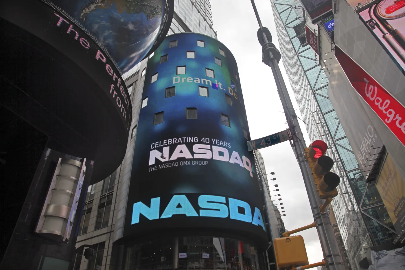 Debiut Facebooka pogrąża finansowo giełdę Nasdaq