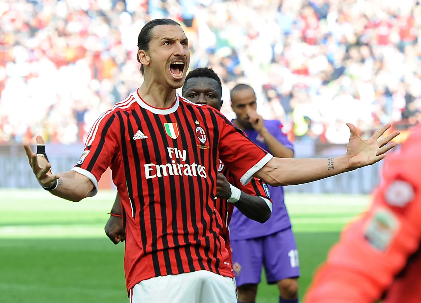 3534524-zlatan-ibrahimovic-ac-milan.jpg