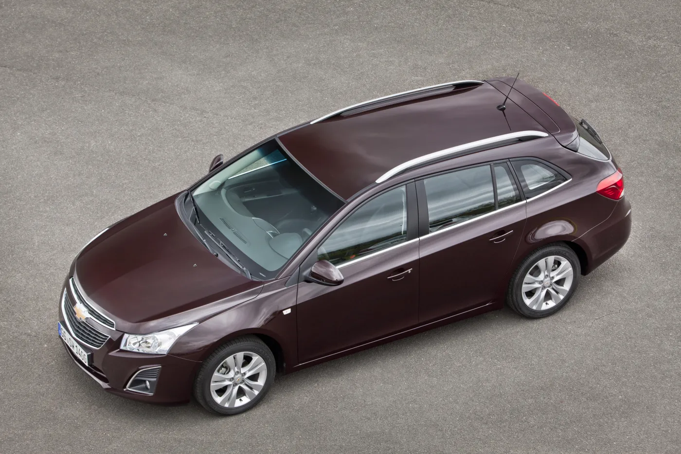 3807490-chevroletcruzesw-static-27-m.jpg
