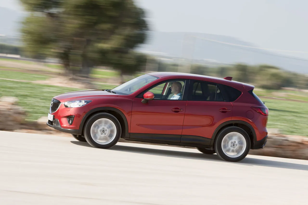 4219786-cx-5-2012-zealred-action-06.jpg