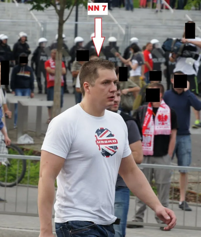 4244434-kibole-zamieszki-euro-2012.jpg