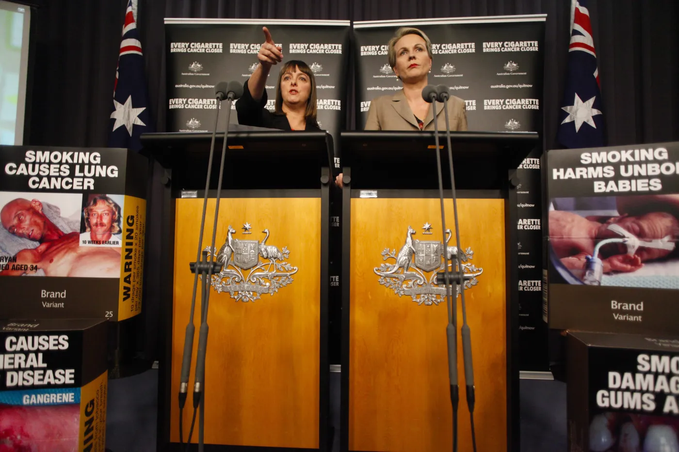 3907906-australia-palenie-papierosow.jpg