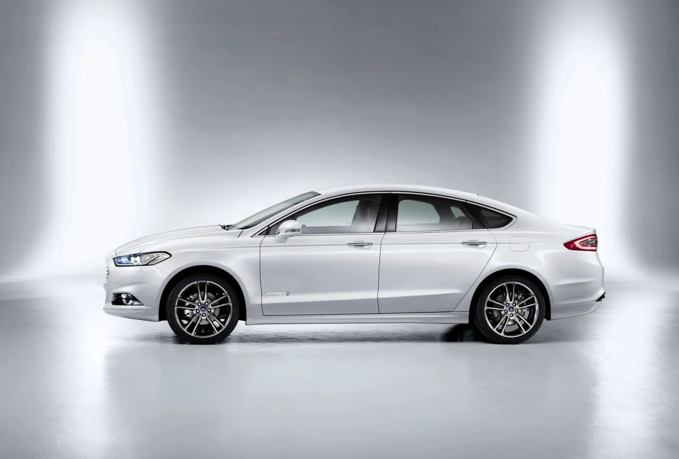 3998383-gofurther-all-new-mondeo-06.jpg