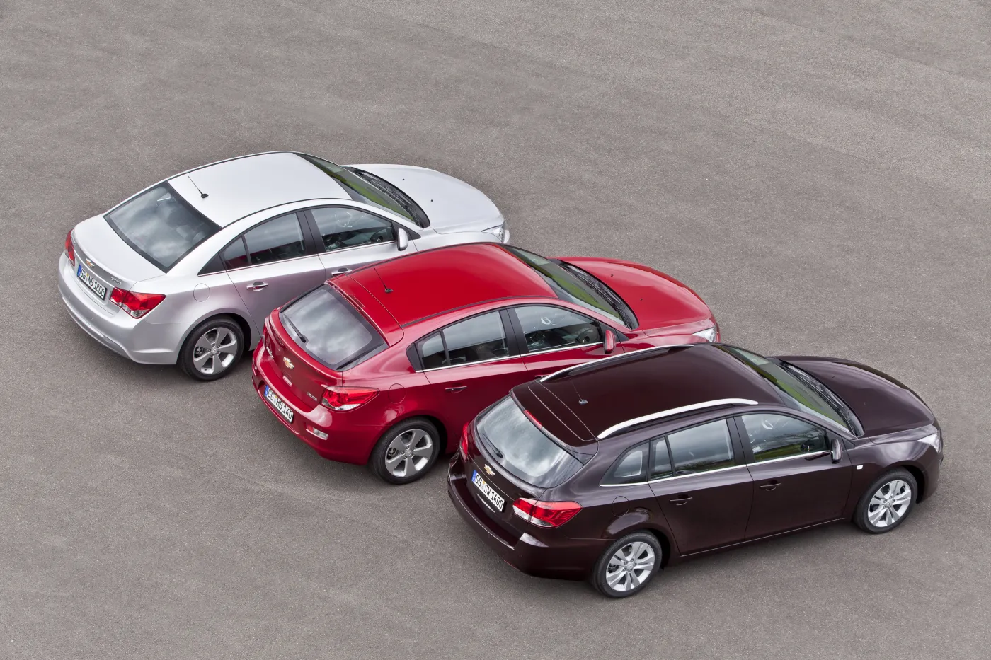 3807519-chevroletcruzesw-static-31-m.jpg