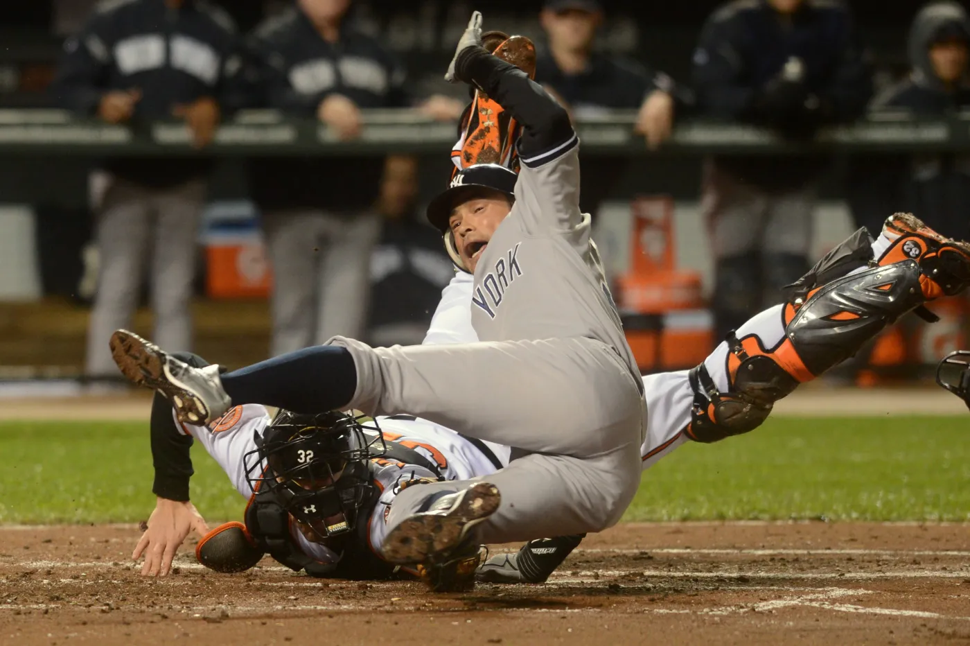 4430918-ichiro-suzuki-i-matt-wieters.jpg