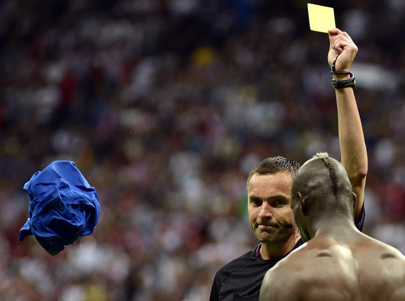 4431613-mario-balotelli-ukarany-zolta.jpg