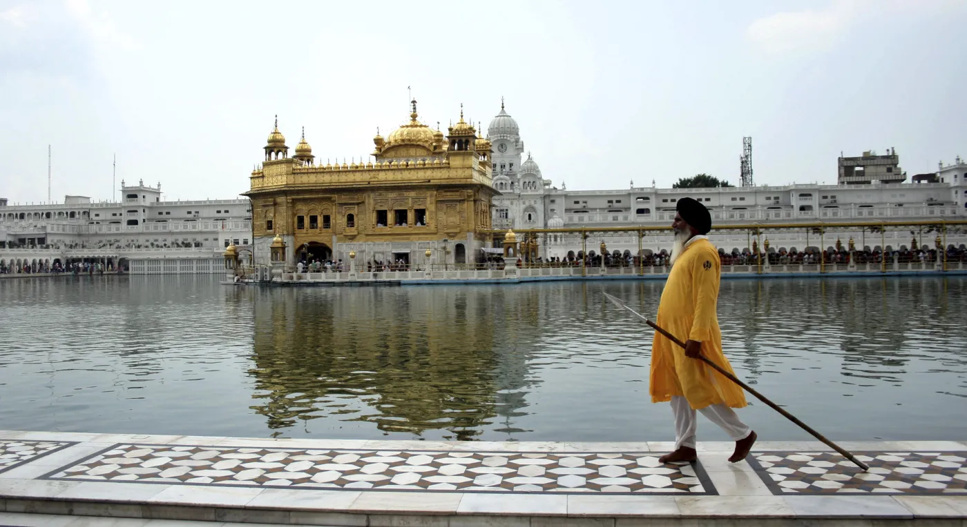 4481664-amritsar-indie-sikh-sikhowie.jpg