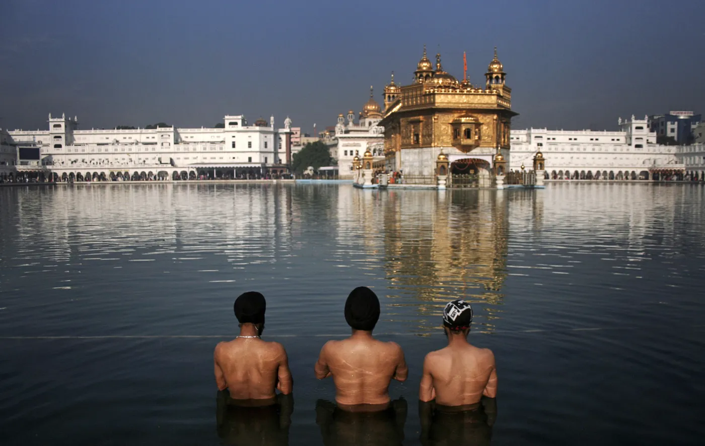 4481809-amritsar-indie-sikh-sikhowie.jpg