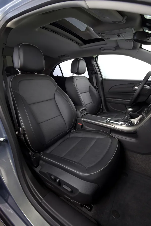 4494069-chevroletmalibu-interior-17-s.jpg
