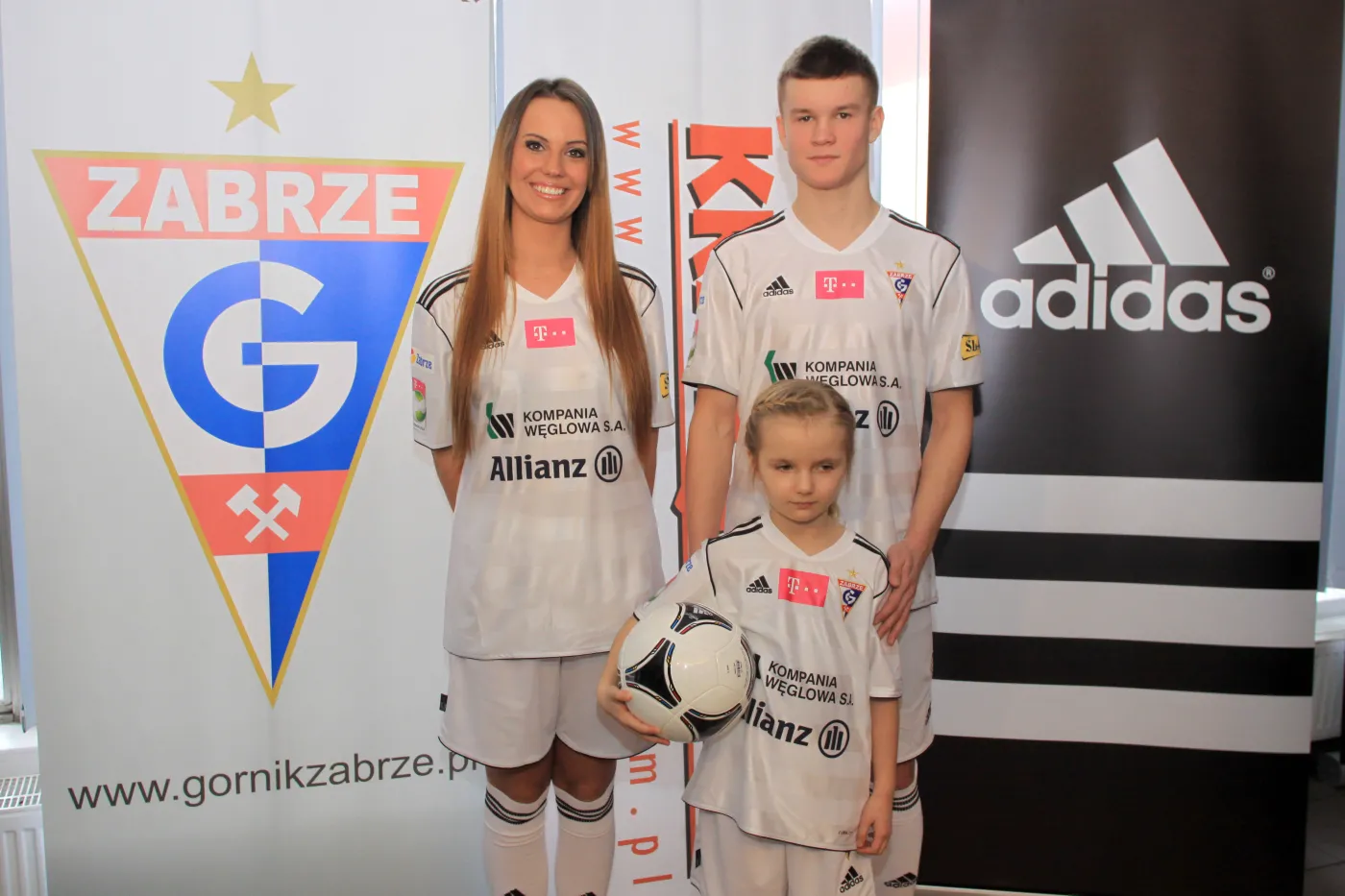  Piękne modelki zaprezentowały nowe stroje Górnika Zabrze