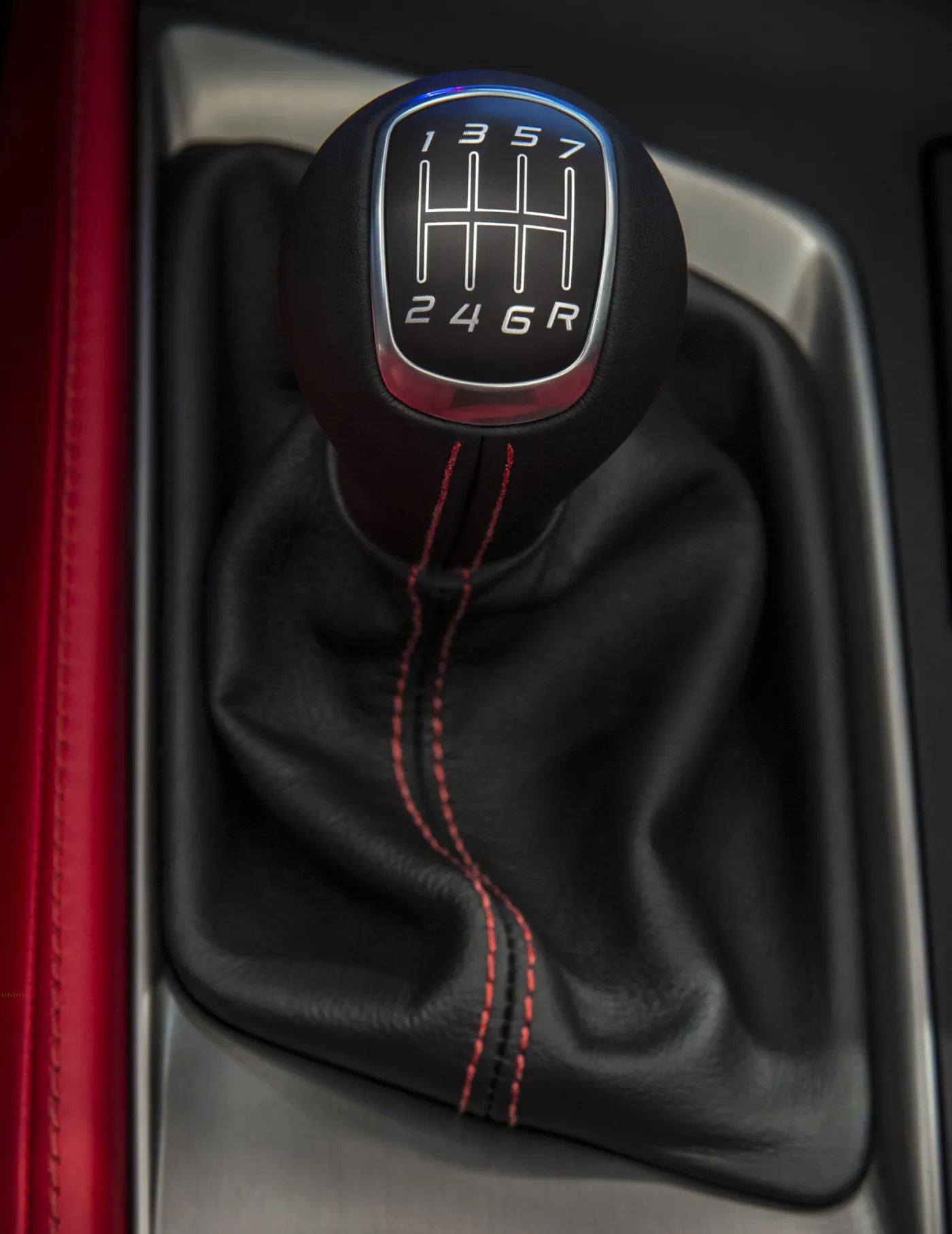 4513200-2014-chevrolet-corvette-018.jpg
