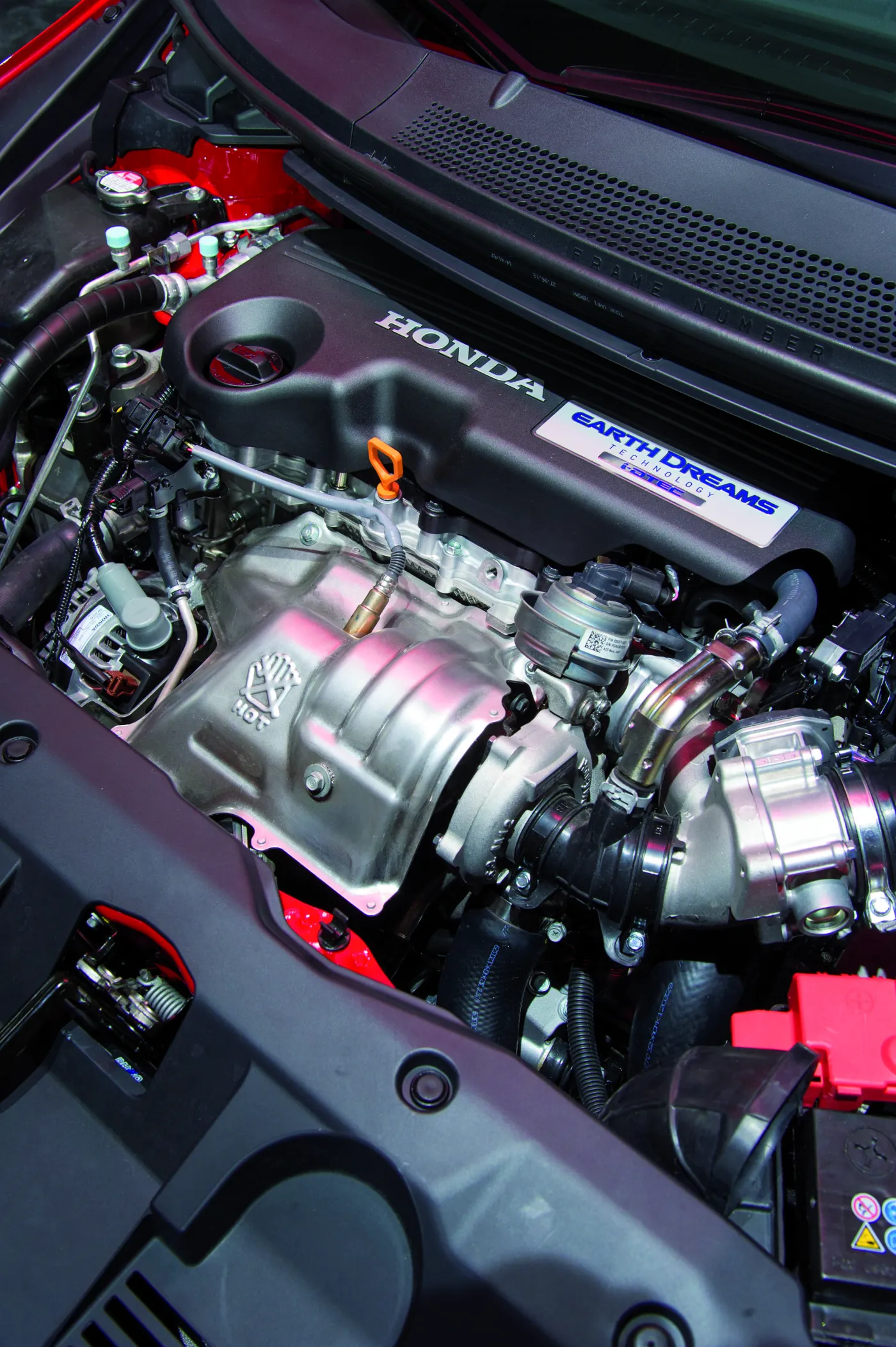 4099499-153-honda-at-paris2012-stand.jpg