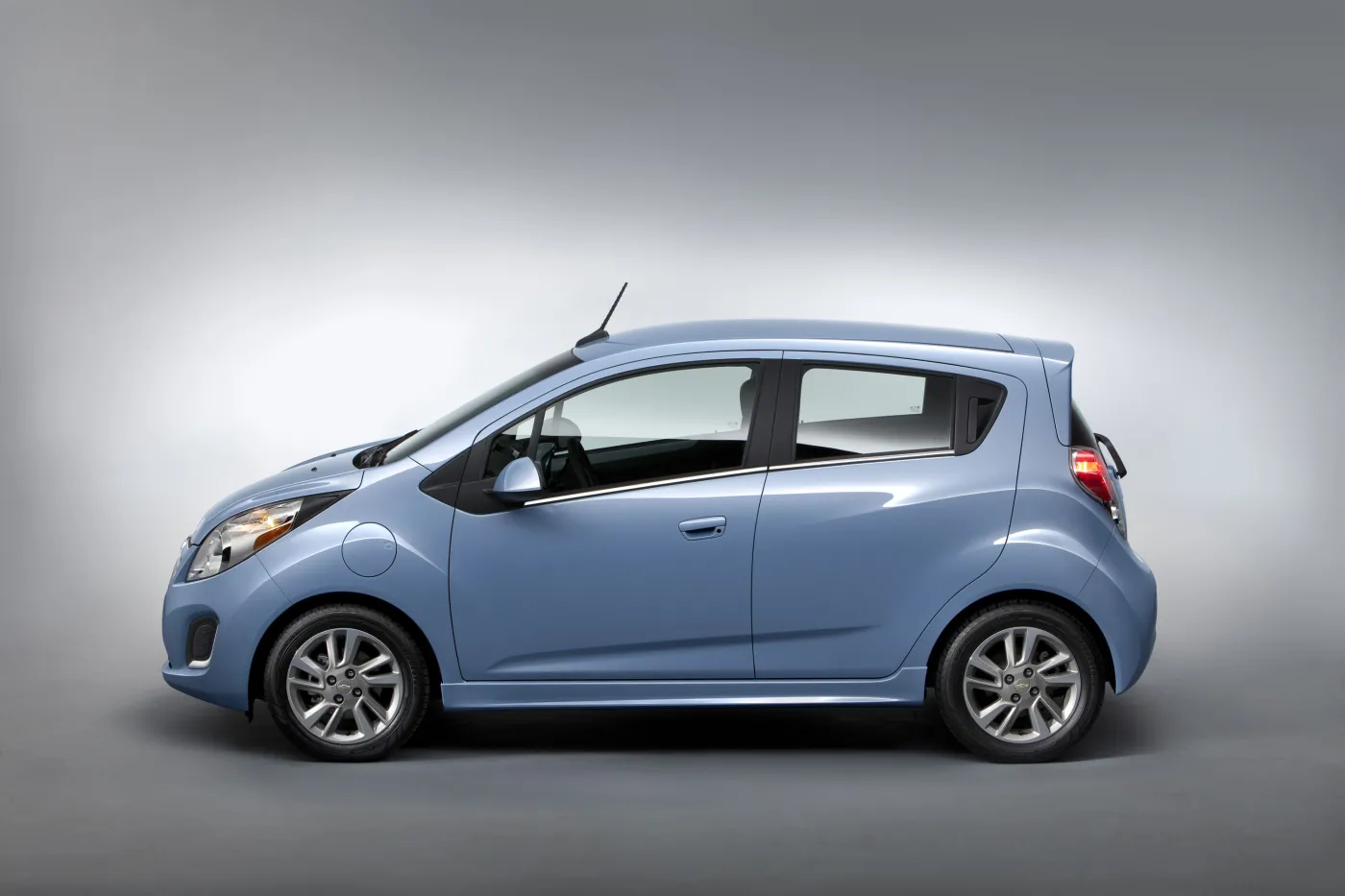 4626094-2014-chevrolet-sparkev-005.jpg