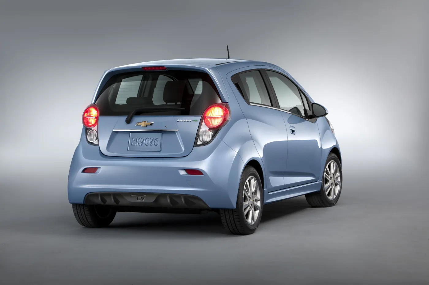 4626123-2014-chevrolet-sparkev-007.jpg