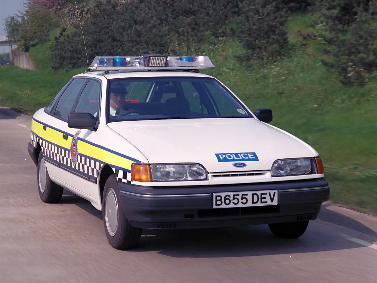 4270395-616557-85-467-granada-police.jpg