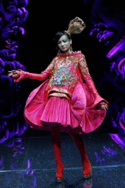 4335421-singapur-fashion-week-2012.jpg
