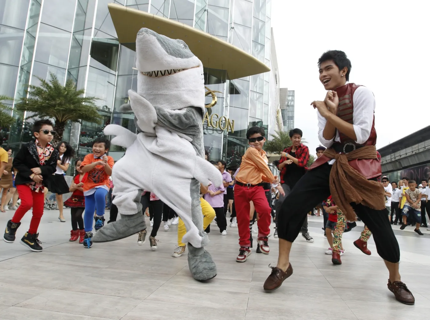 4349453-fani-tancza-gangnam-style-w.jpg
