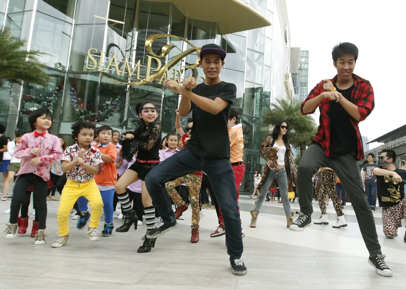 4349482-fani-tancza-gangnam-style-w.jpg