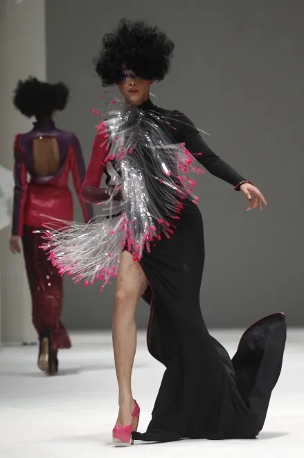 4354148-singapur-fashion-week-2012.jpg
