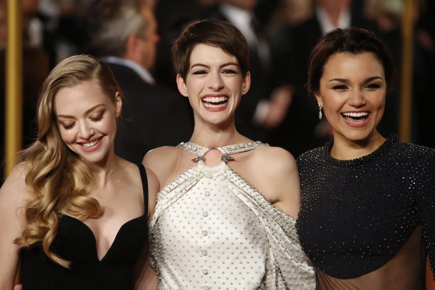 4369737-amanda-seyfried-anne-hathaway.jpg