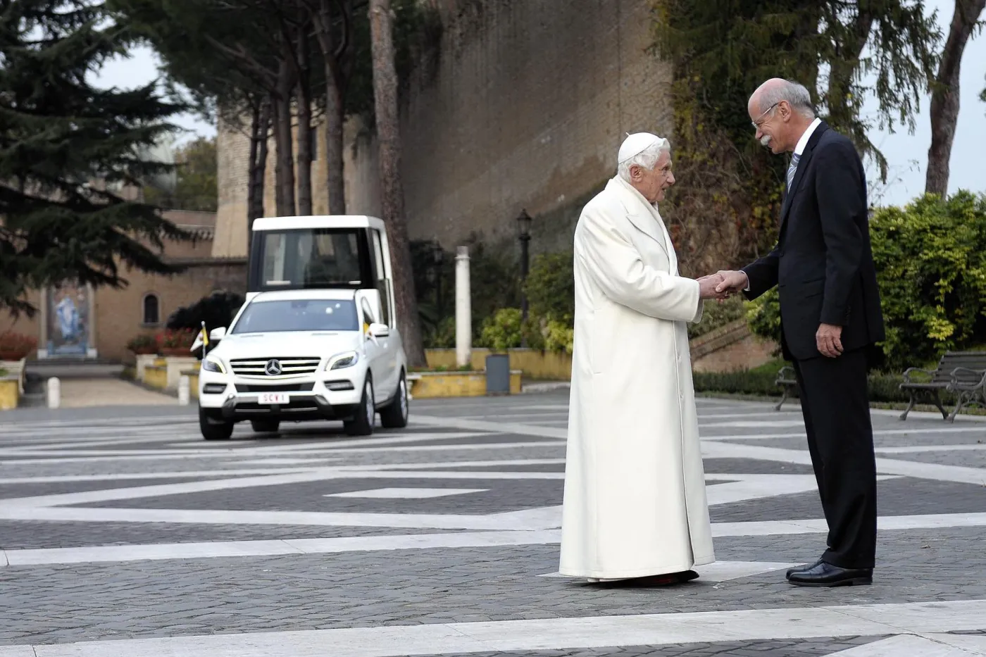 4374994-papamobile-20121207-161626.jpg