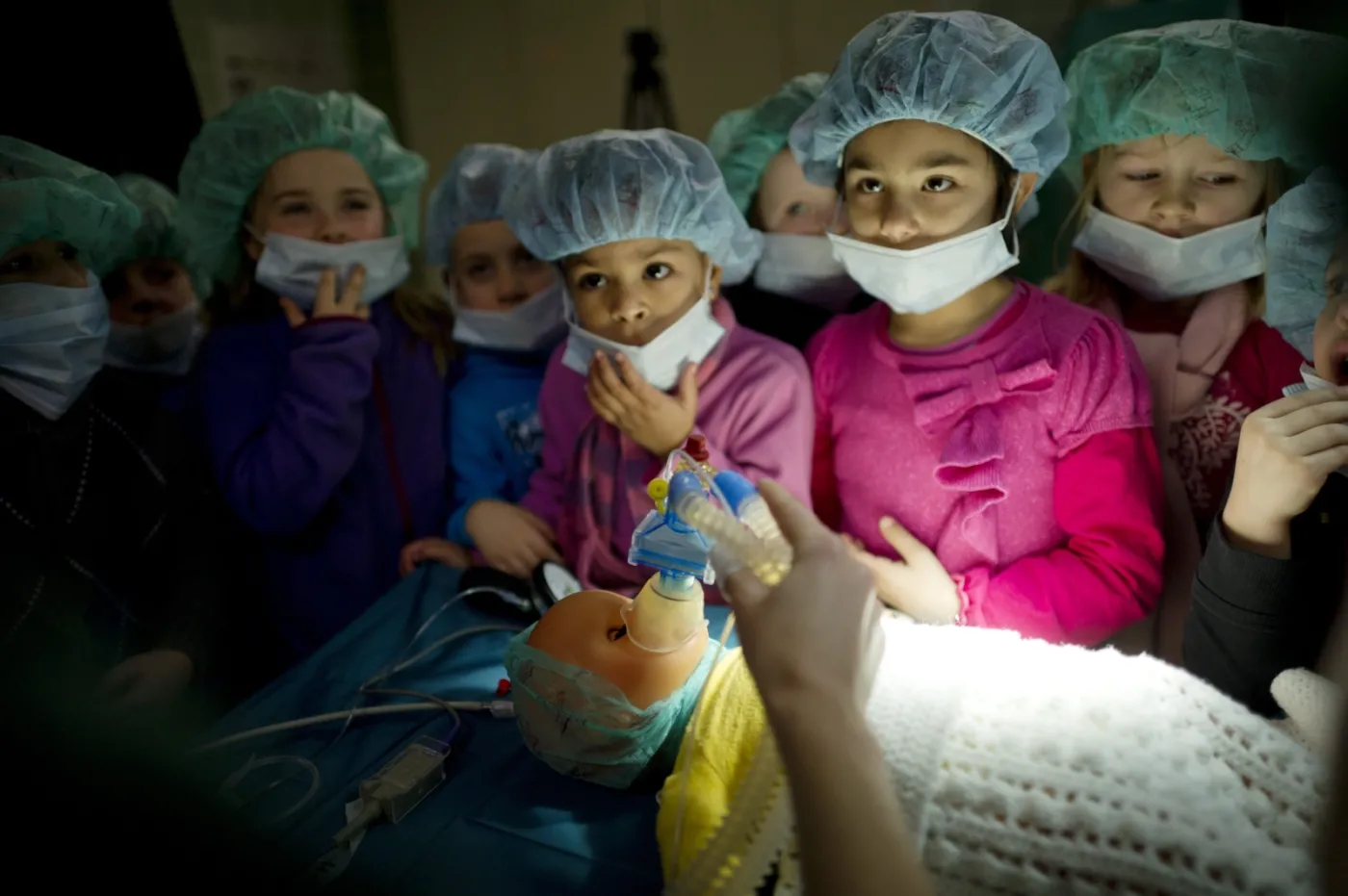 4375506-lalka-operacja-dzieci-szpital.jpg