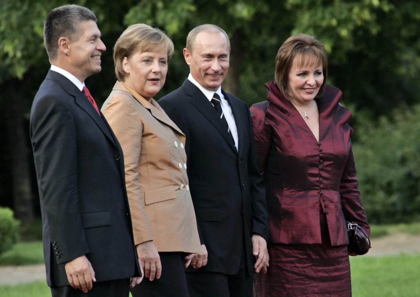 5058081-angela-merkel-i-joachim-sauer.jpg