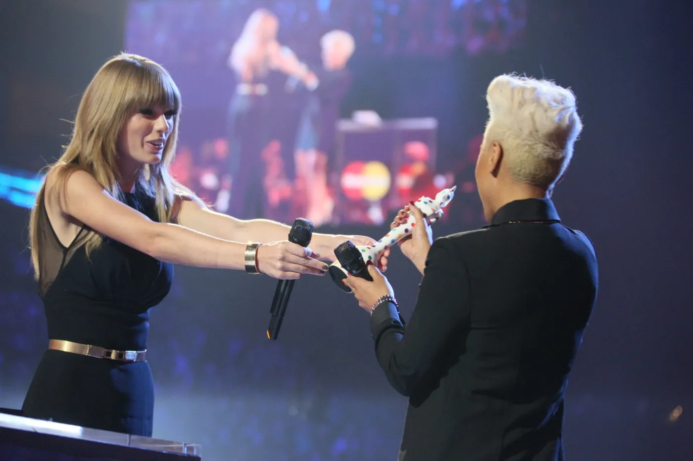 4649699-taylor-swift-i-emeli-sande.jpg