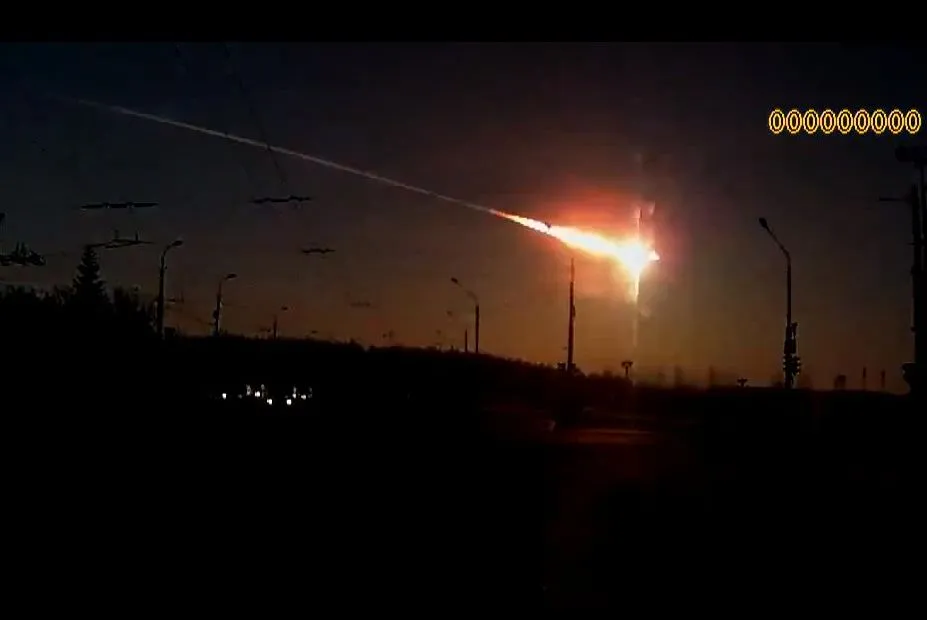Meteoryt nad Czelabińskiem
