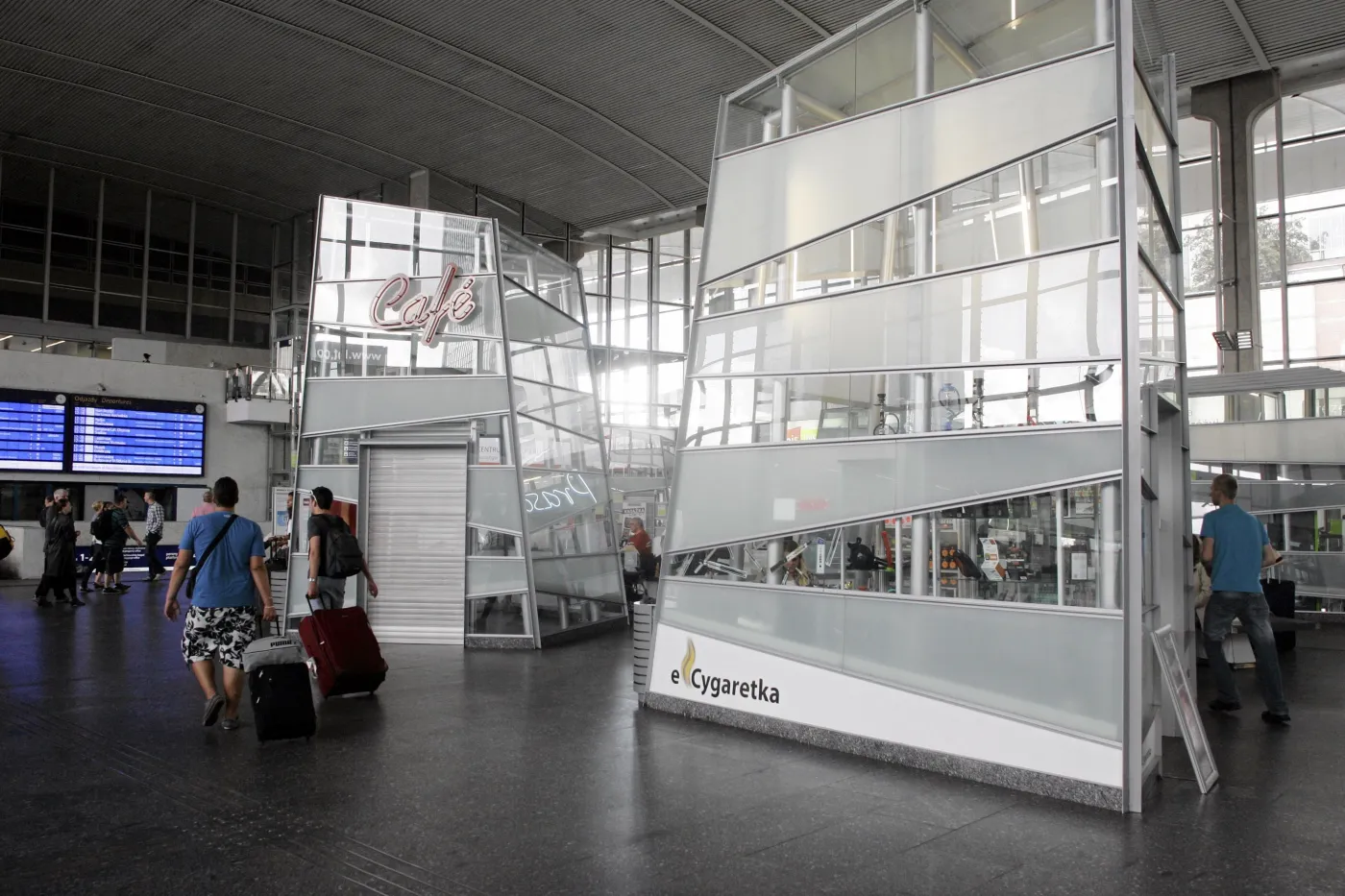 5345950-dworzec-centralny-w-warszawie.jpg