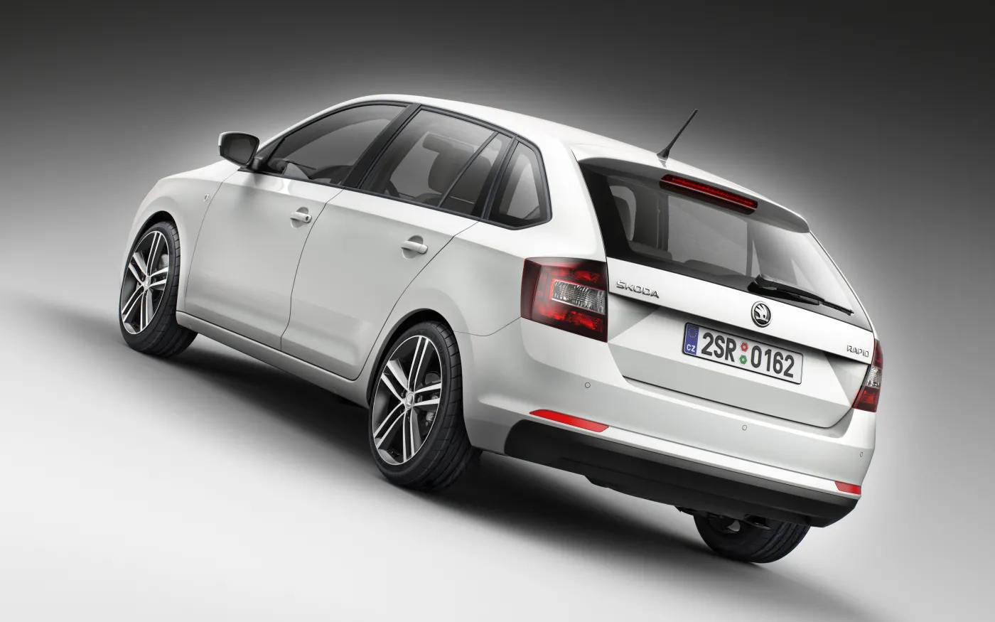 5193590-v1-skoda-rapid-spaceback-cam4.jpg