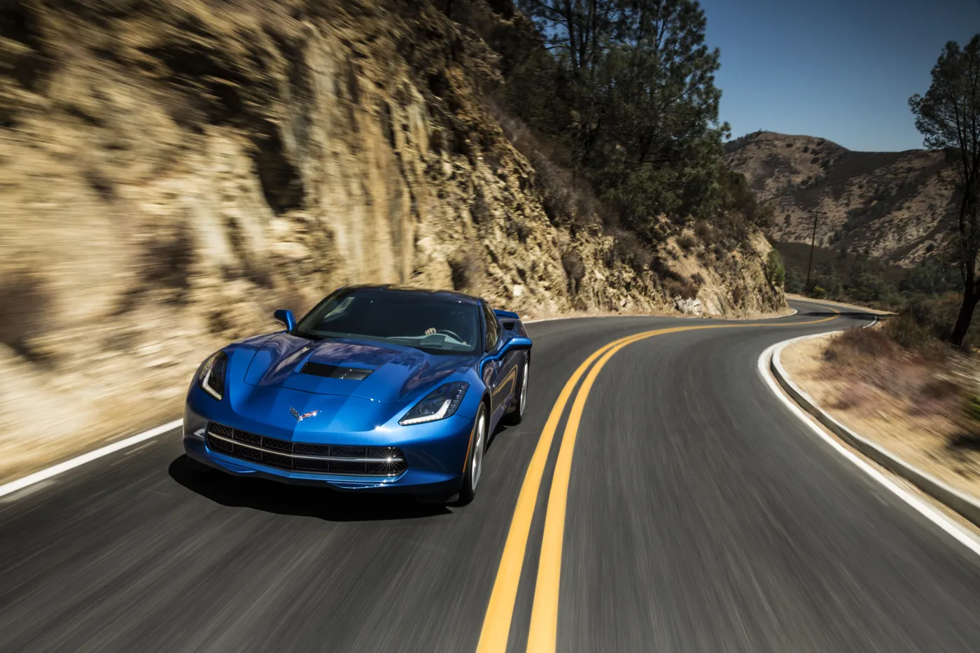 5415918-chevrolet-corvette-stingray.jpg