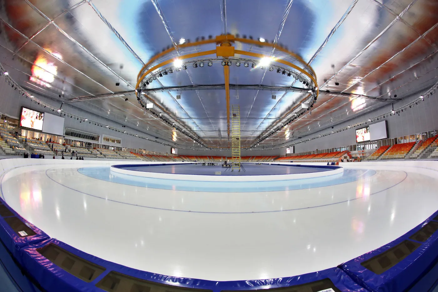4588308-adler-arena-skating-center.jpg