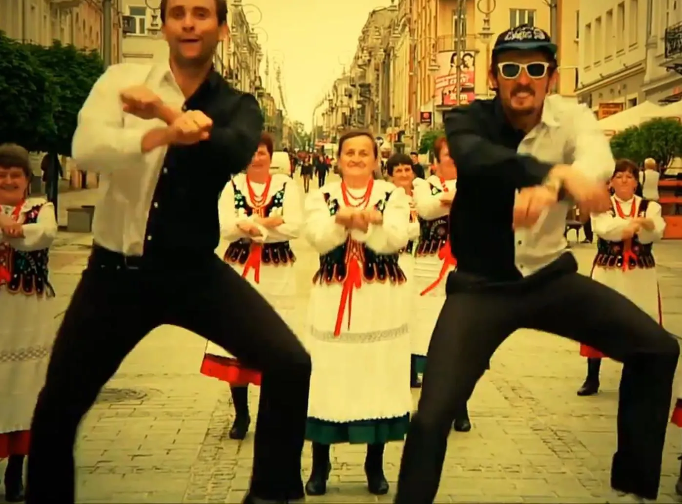 Kabaret Skeczów Męczących w stylu "Gangnam Style" śpiewa "Świętokrzyskie Style"