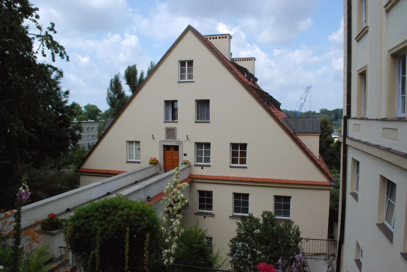 5191497-dom-profesorow-przy-brzozowej.jpg