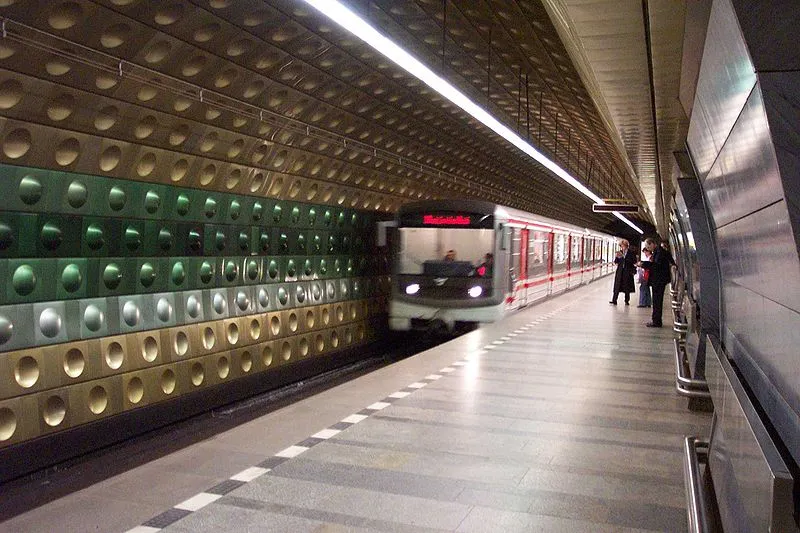 5673556-najpiekniejsze-stacje-metra.jpg