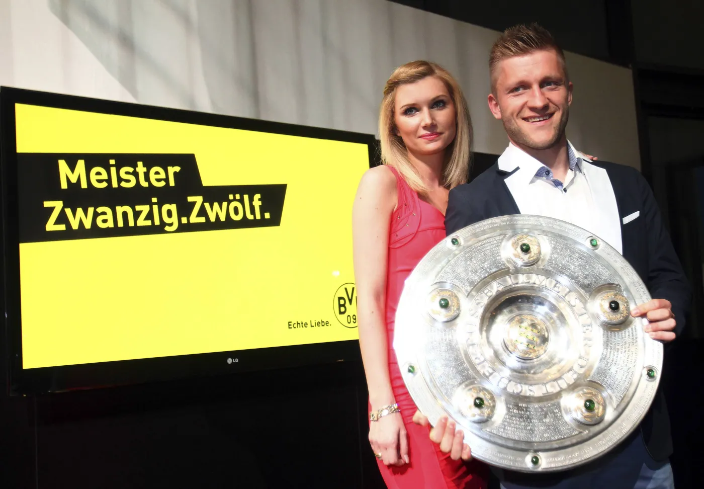 5744046-jakub-blaszczykowski-z-zona.jpg
